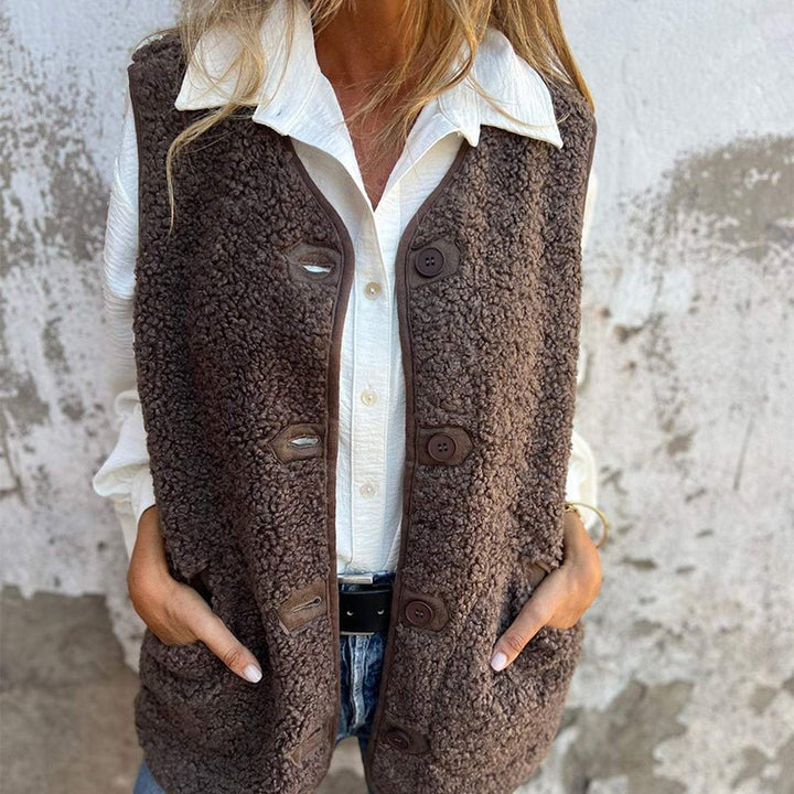 Mika - Timeless Buttoned Vest