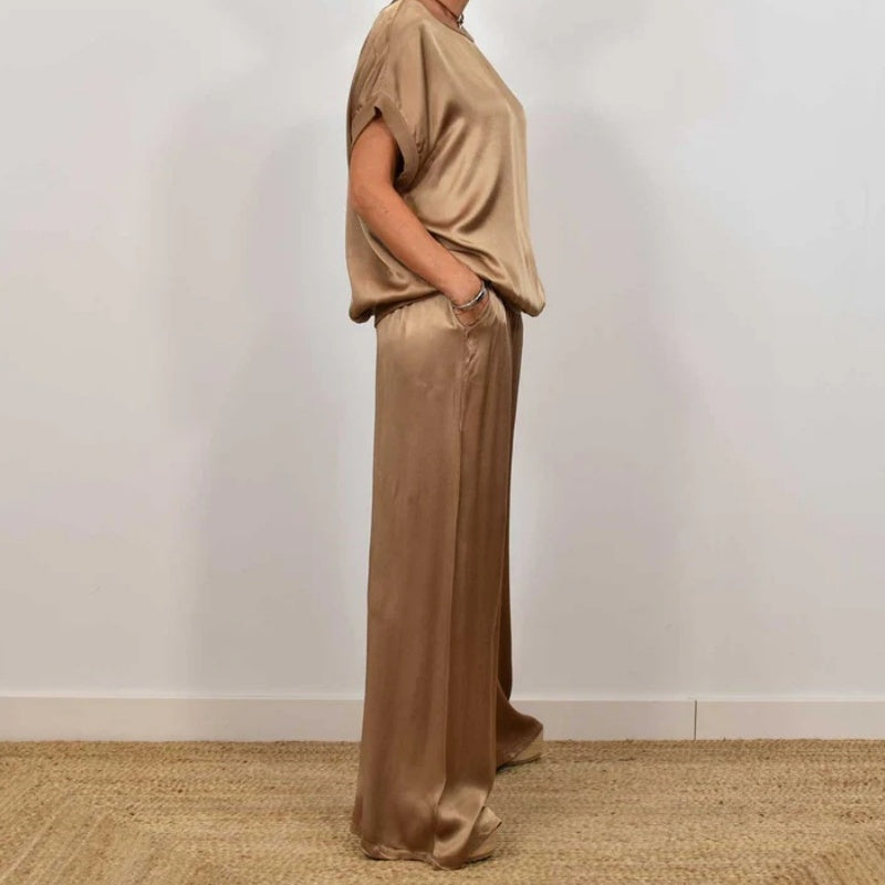 Annie - Elegant Two Piece Satin Set