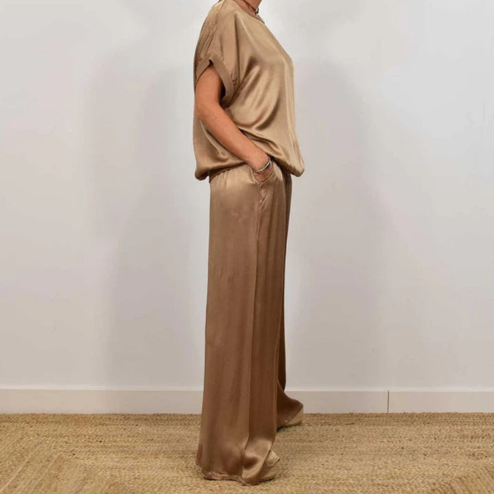 Annie - Elegant Two Piece Satin Set